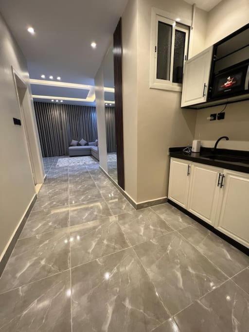 Apartment فاخرة بصالة *