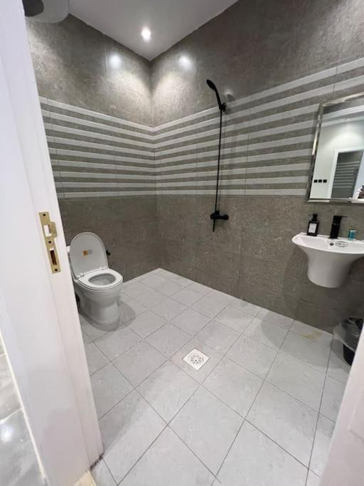 Apartment فاخرة بصالة *